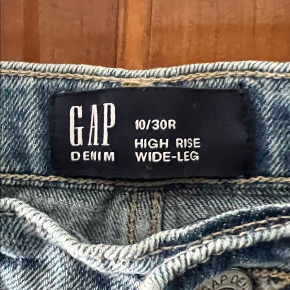 GAP Denim High-Rise Wide-Leg Jeans - Blue - Picture 2 of 4